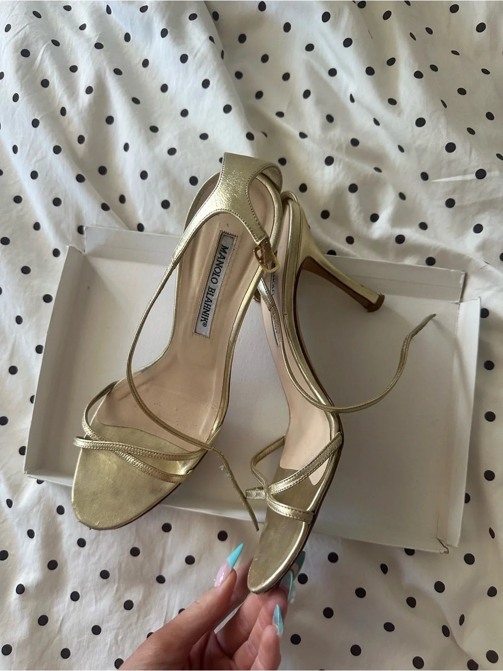 Gold manolos